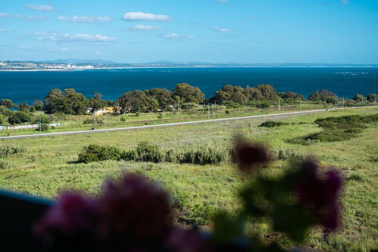 Window To The Sea Apartment Oeiras Exterior photo