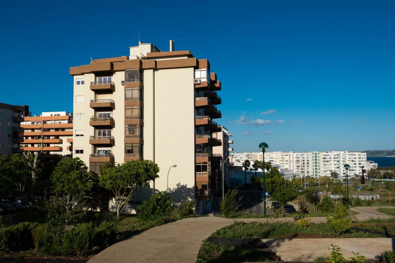 Window To The Sea Apartment Oeiras Exterior photo